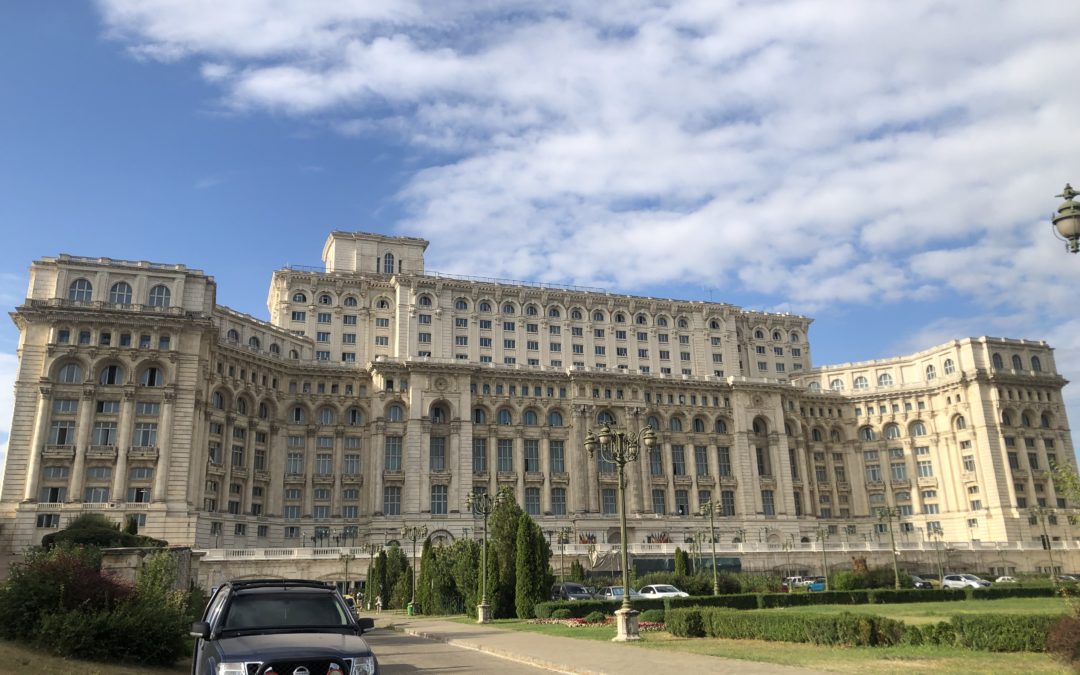 Cómo visitar el Palacio del Parlamento en Bucarest